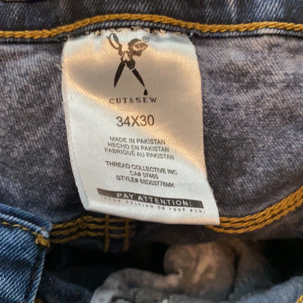 Jeans - Picture 2 of 3